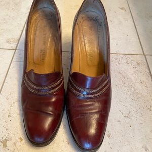 Andrew Geller vintage burgundy pumps